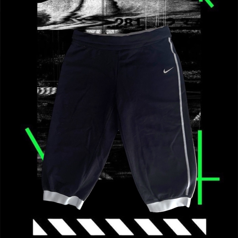 Nike Girl’s Victory DRI-fit Loose Fit Capri Leggings (Black)